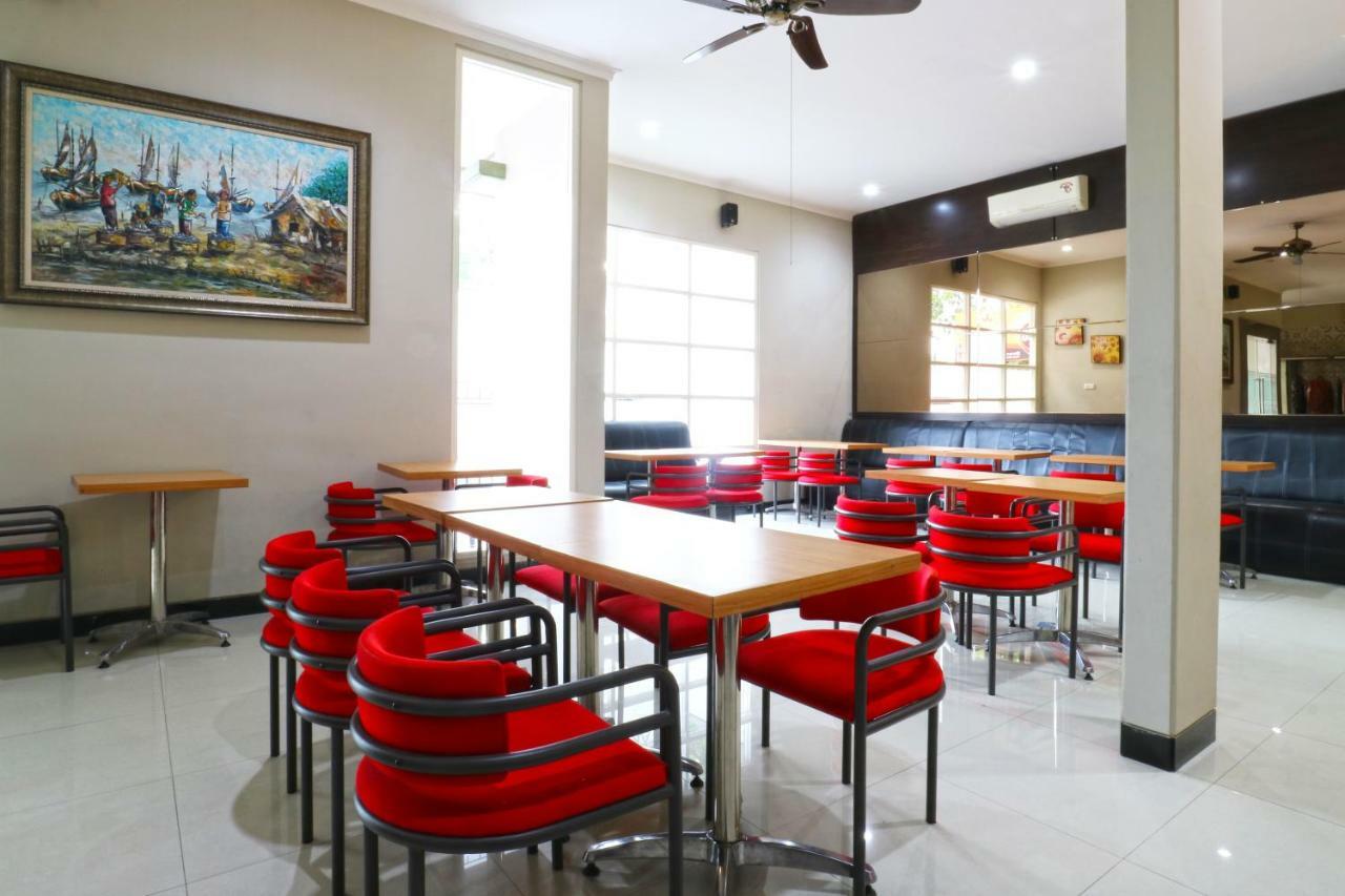 Chiaro Hotel Syariah Sidoarjo Ngoại thất bức ảnh