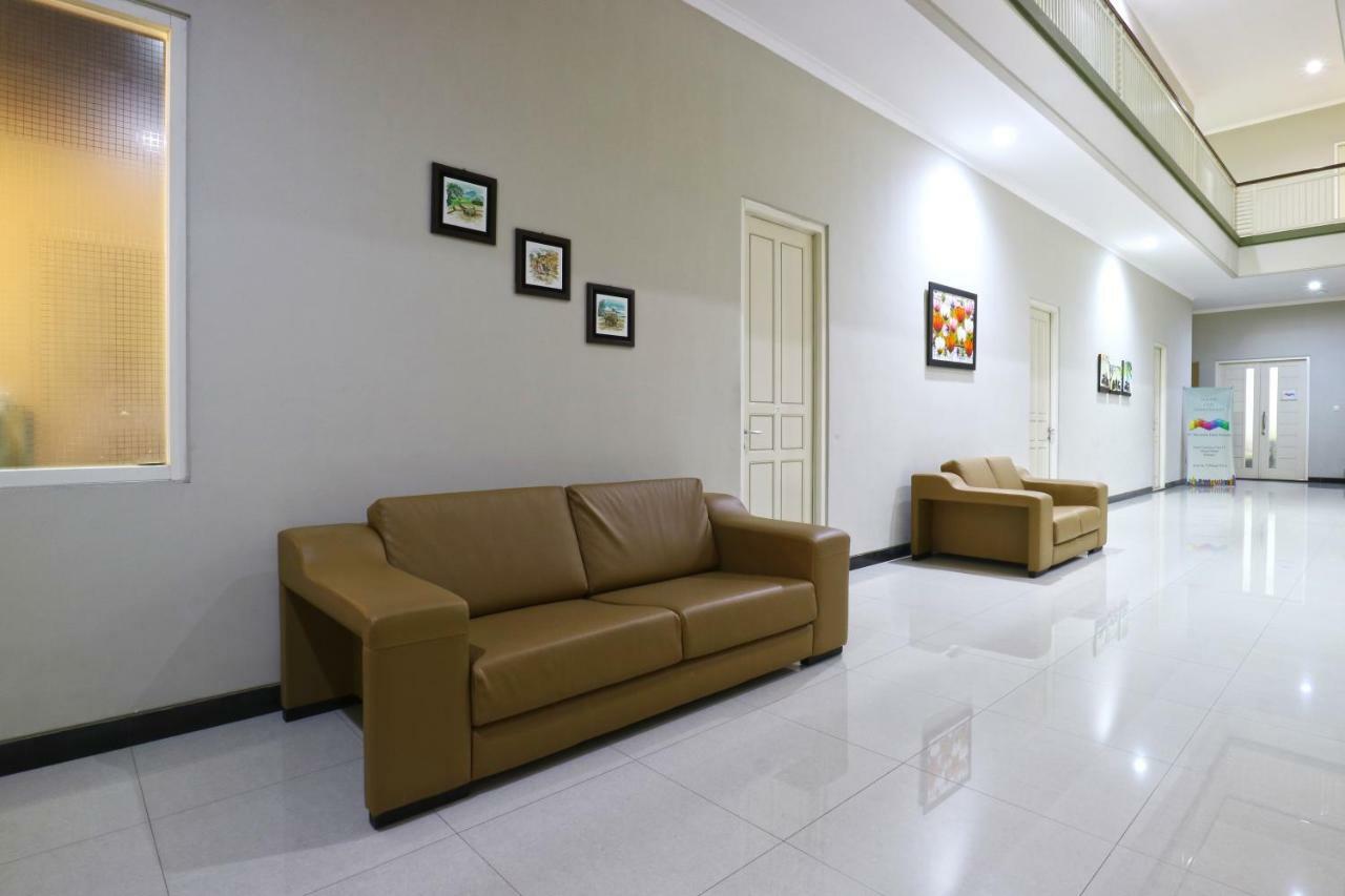 Chiaro Hotel Syariah Sidoarjo Ngoại thất bức ảnh